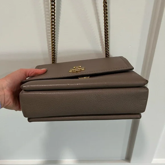 Tory Burch Brown Crossbody Bag with Minimalist Design - Picture 3 of 4